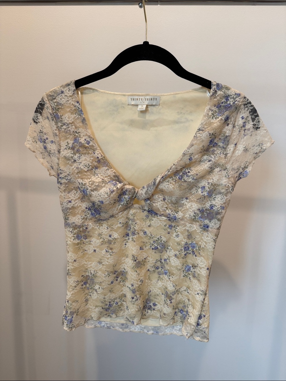 Thirty/Thirty Yellow Lace Top with Blue Floral Print Size Small